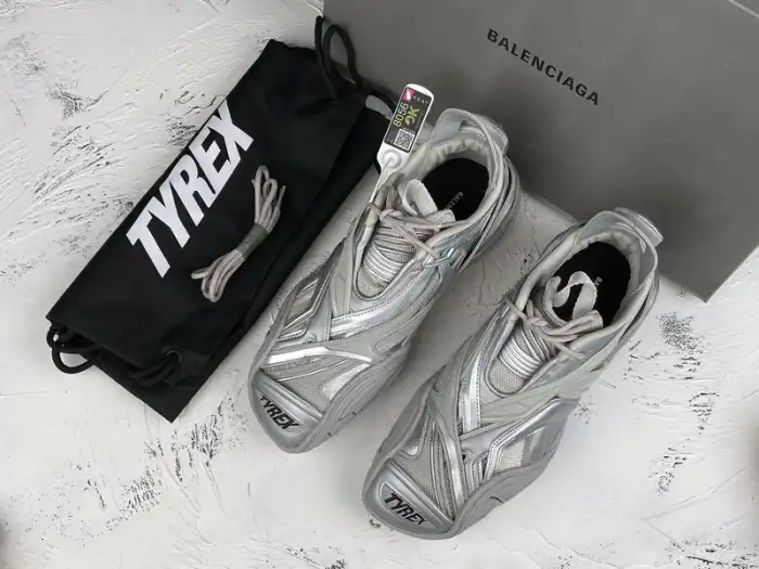 Kick Theory BLCG Tyrex Silver 617517 W2WA1 8100 0131