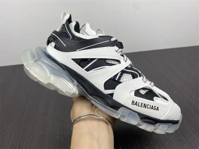 Kicked Out Shoe Store BLCG TRACK SNEAKER 647741 W3BZ2 9010 0124