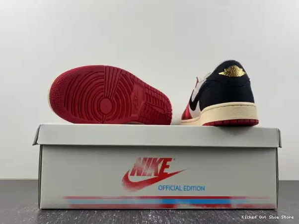 Kicked Out Shoe Store Room Away 1 Air x Low FN0432-100 Jordan OG Trophy 0222